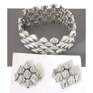 Coro Silver Triangular Bracelet and Earring Set
B1